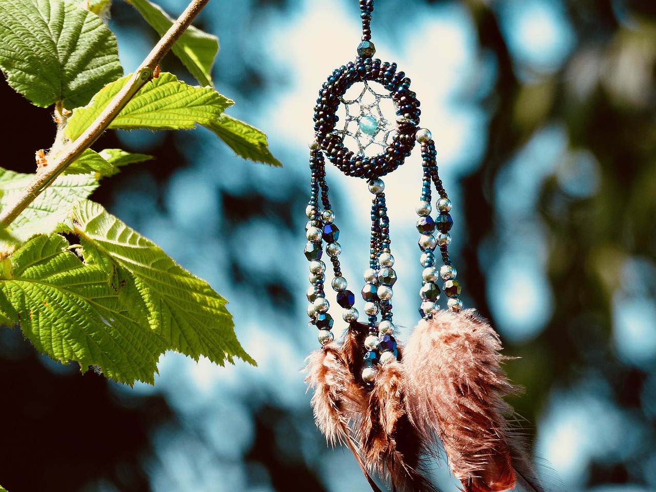 How to Make DIY Dream Catchers for Your Bedroom